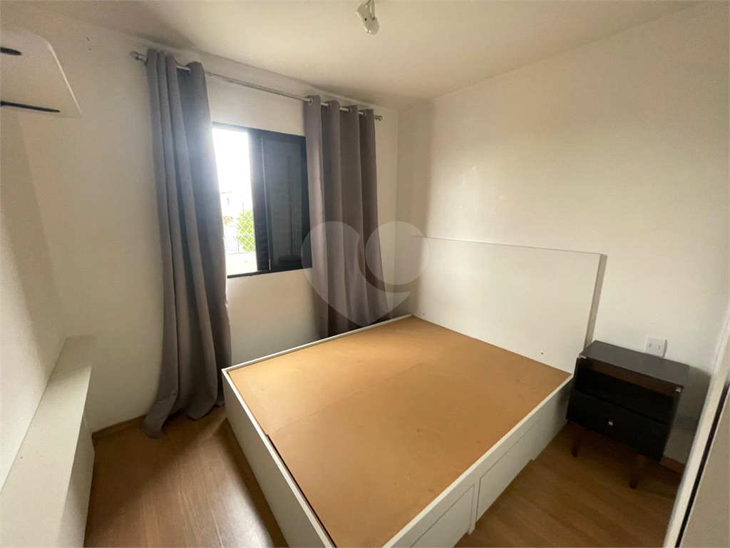 Apartamento à venda com 2 dormitórios, sala para 2 ambientes, varanda e vaga na Vila Mazzei 