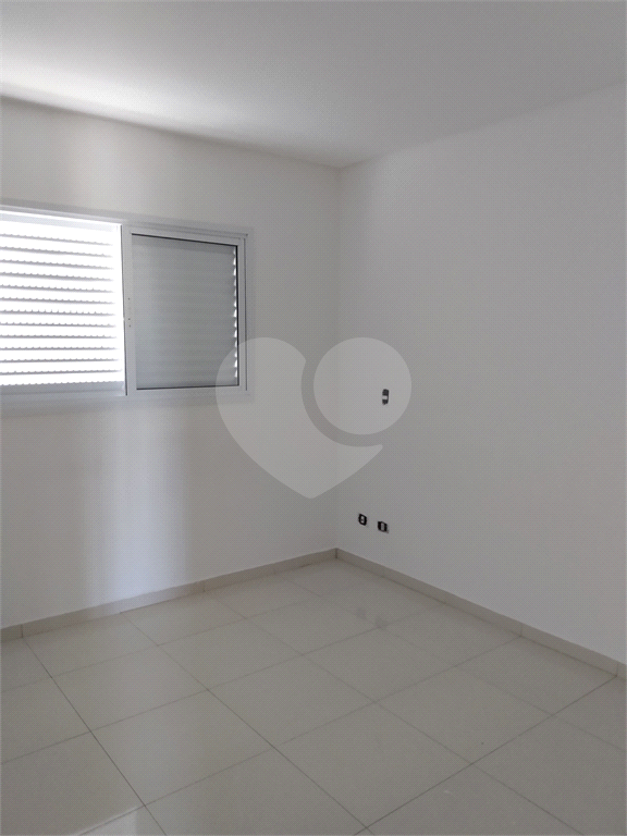 Condomínio novo no Lauzane com duas suítes e uma vaga