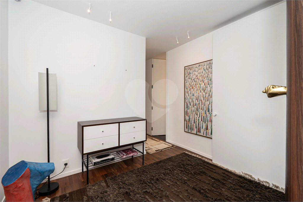 APTO 2 QUARTOS + SUITE + 2 VAGAS - JARDIM PAULISTA 