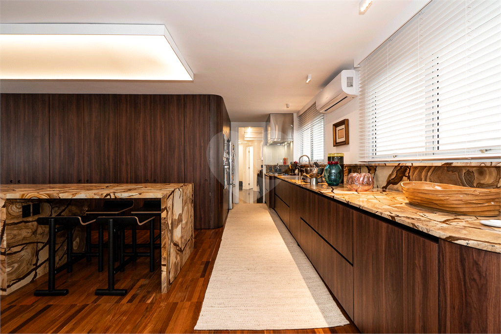 APTO 2 QUARTOS + SUITE + 2 VAGAS - JARDIM PAULISTA 