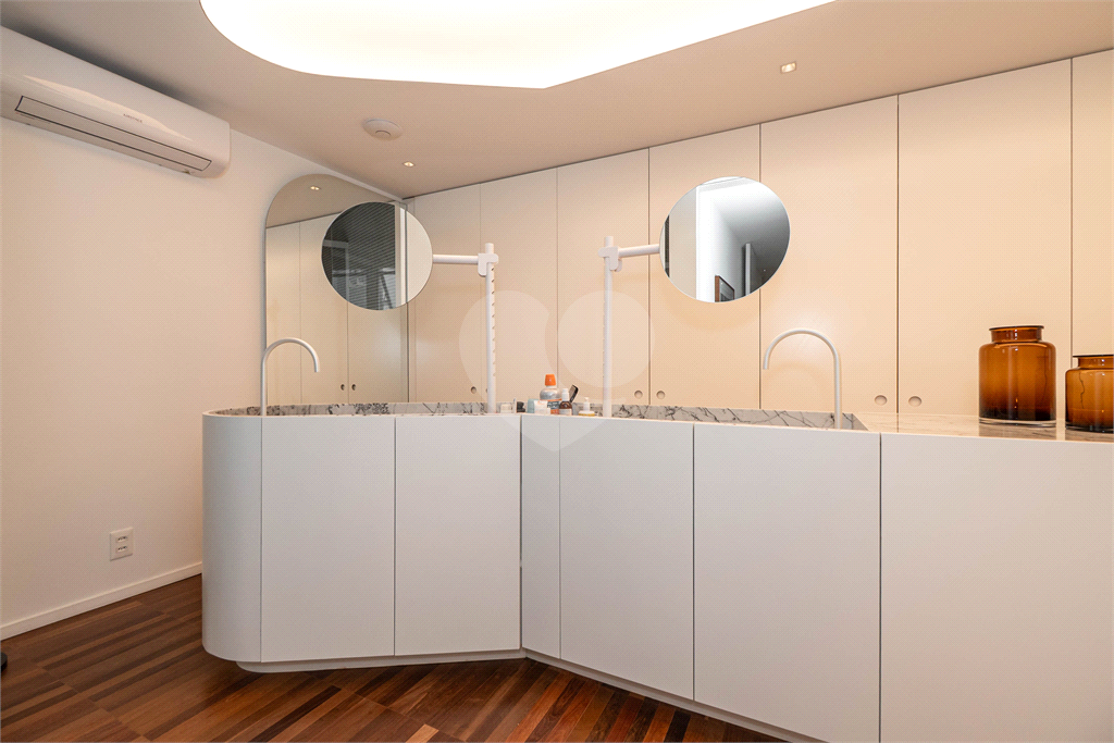 APTO 2 QUARTOS + SUITE + 2 VAGAS - JARDIM PAULISTA 