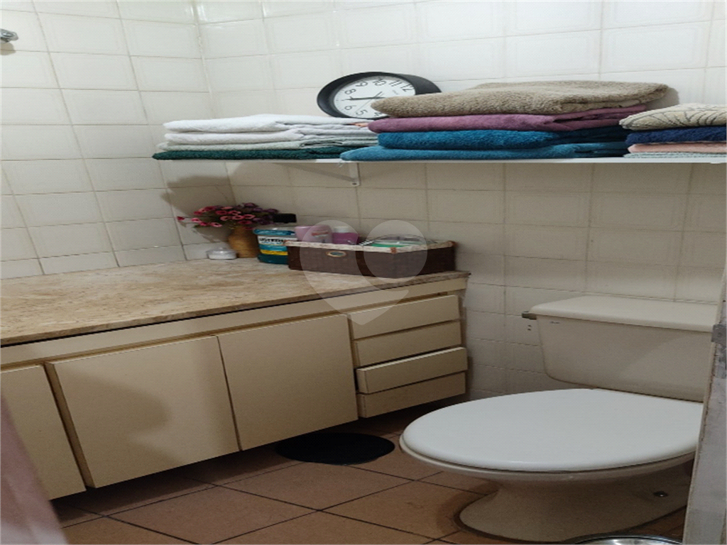 APARTAMENTO em CAMPO LIMPO