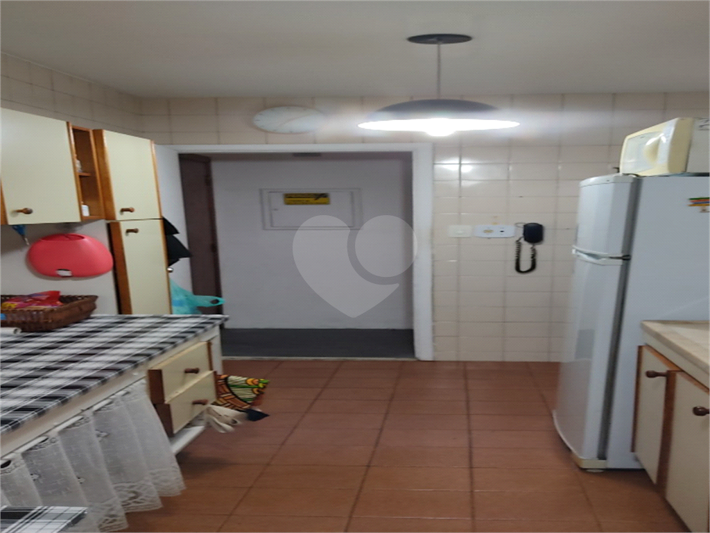 APARTAMENTO em CAMPO LIMPO