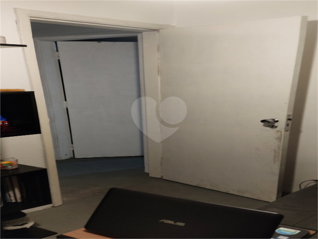 APARTAMENTO em CAMPO LIMPO