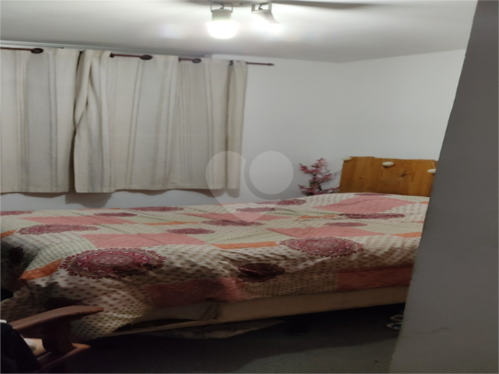 APARTAMENTO em CAMPO LIMPO