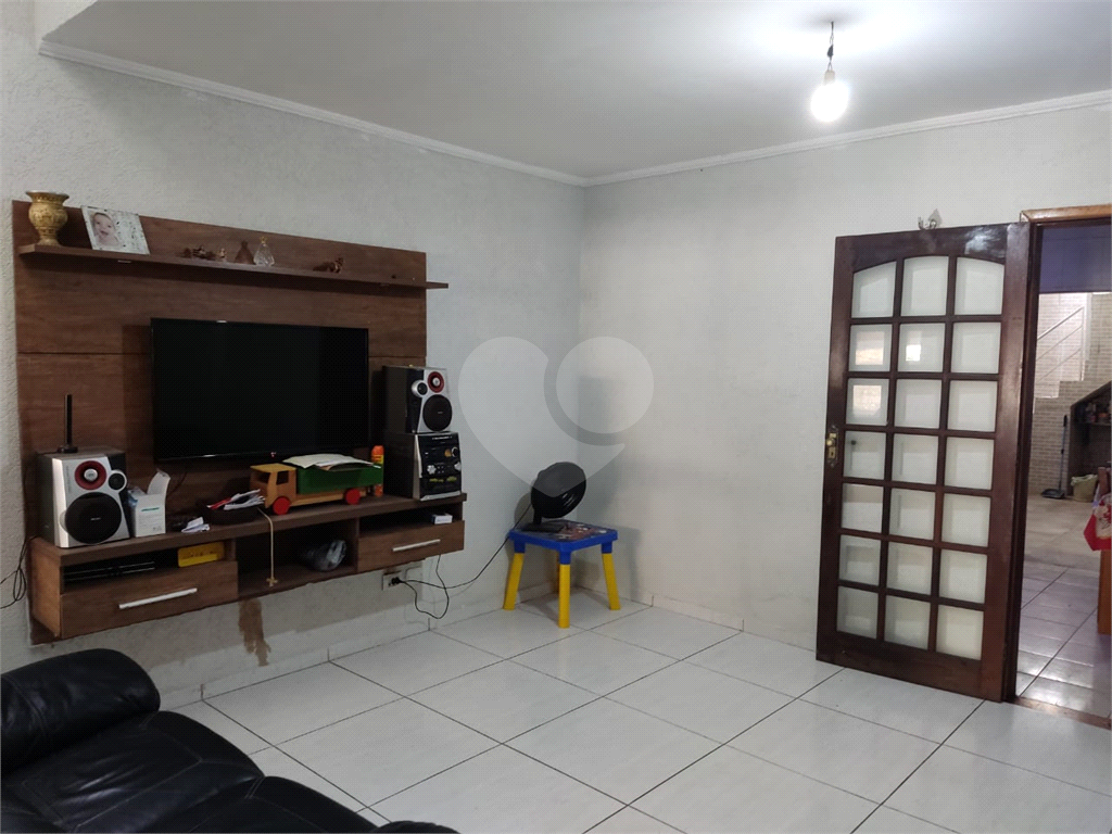 Sobrado à venda com 4 quartos, 226m² - Foto 2