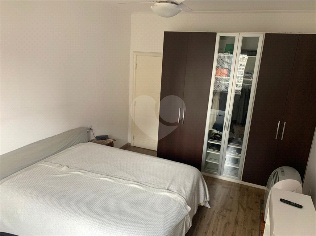 APARTAMENTO em CENTRO