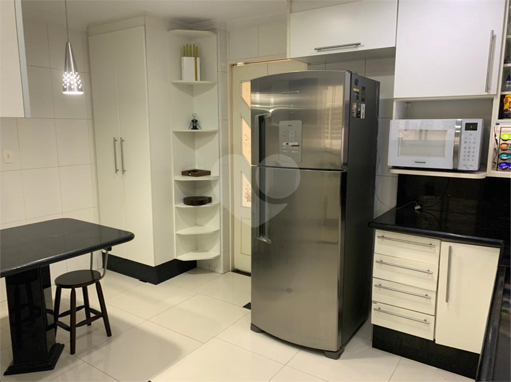 APARTAMENTO em CENTRO