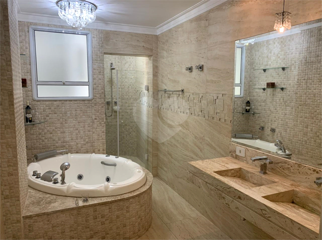 APARTAMENTO em CENTRO