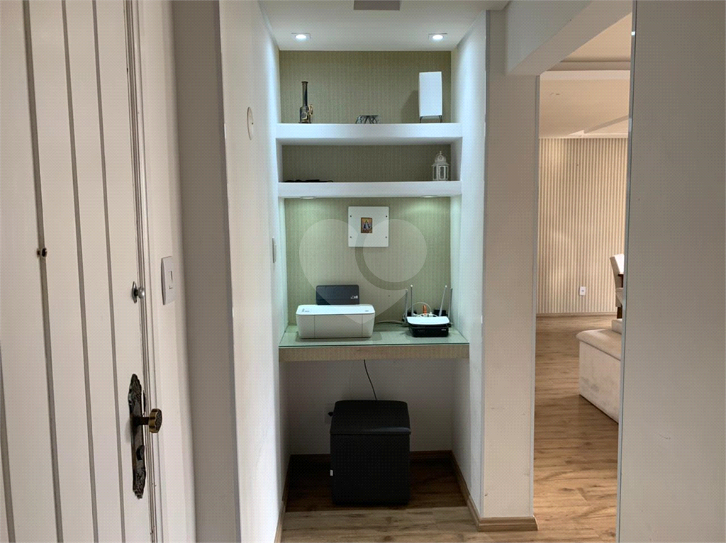 APARTAMENTO em CENTRO