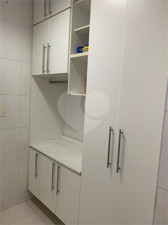 APARTAMENTO em CENTRO