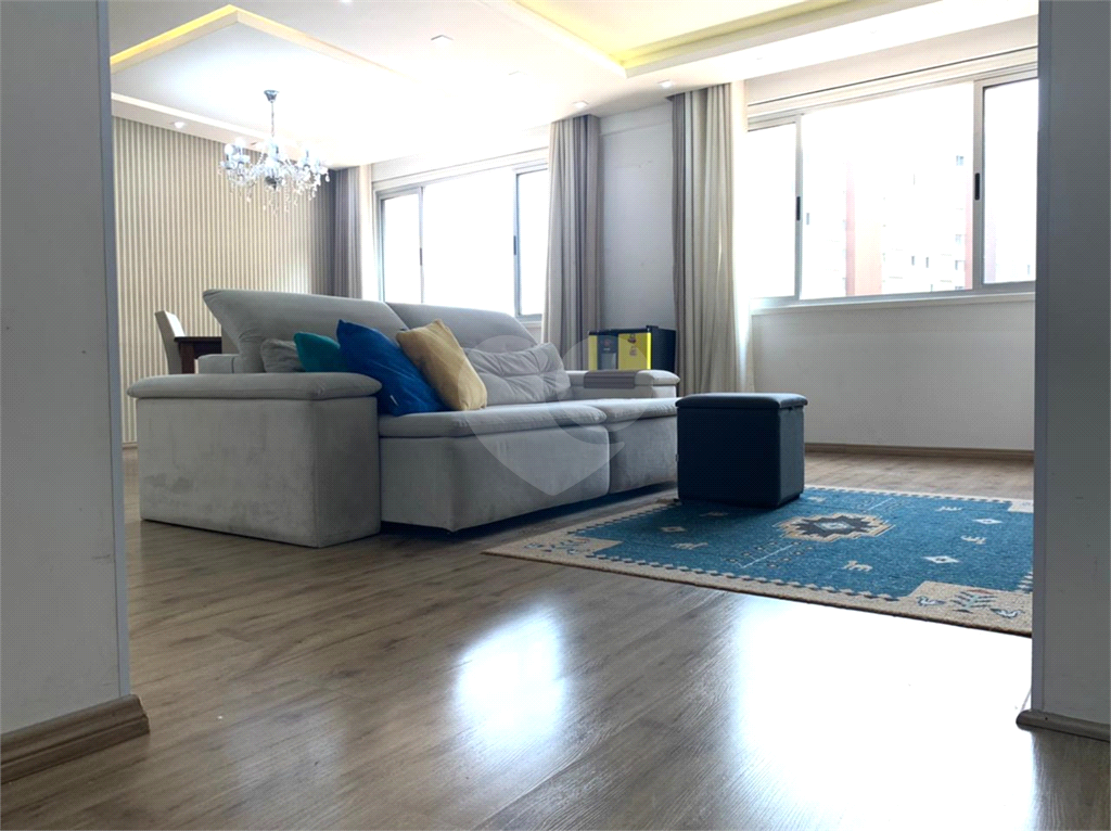 APARTAMENTO em CENTRO