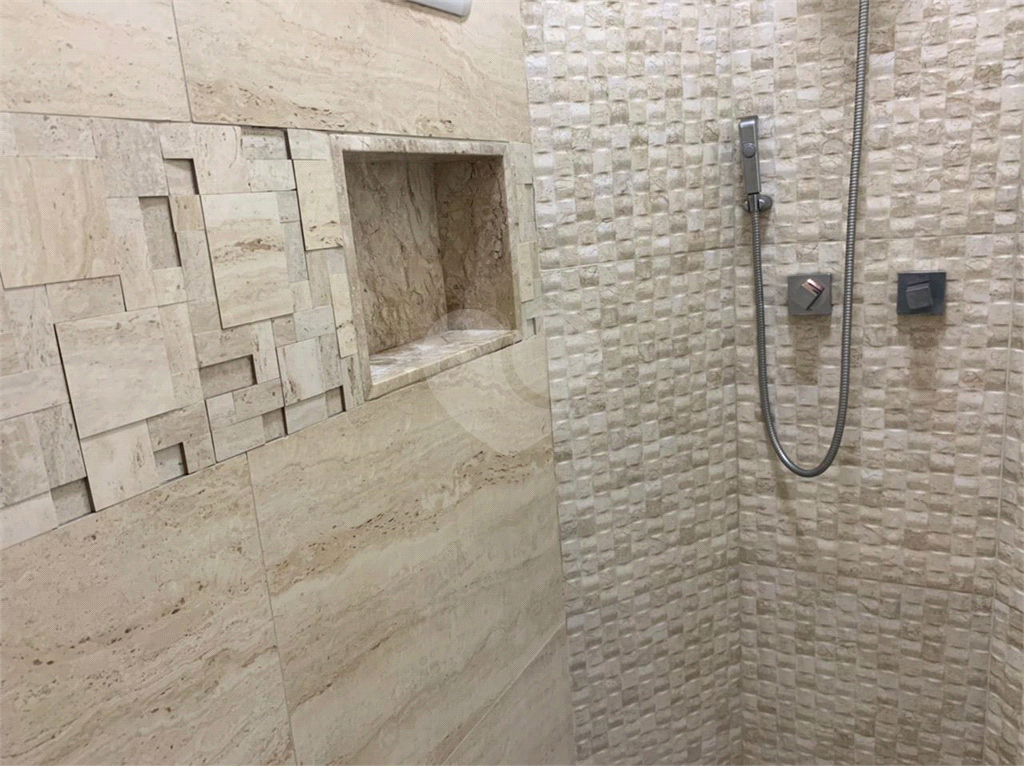 APARTAMENTO em CENTRO