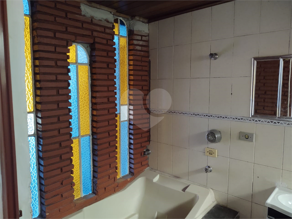 Casa de vila em Santana para locação ou venda.