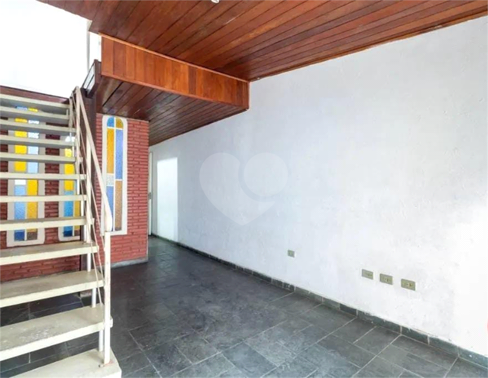 Casa de vila em Santana para locação ou venda.