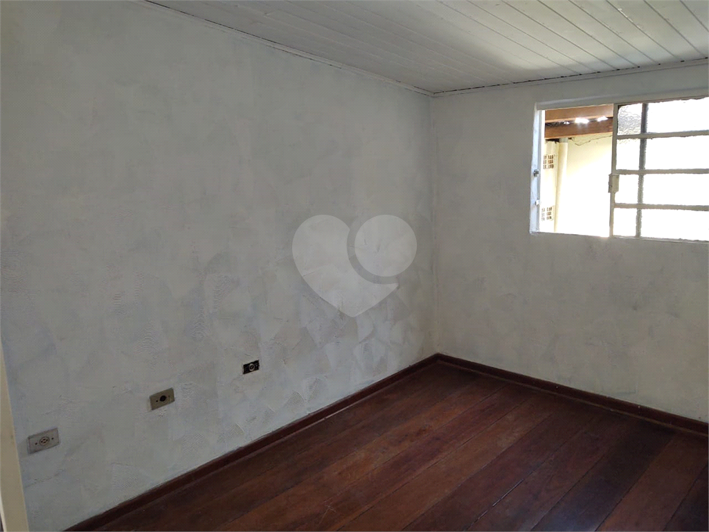 Casa de vila em Santana para locação ou venda.