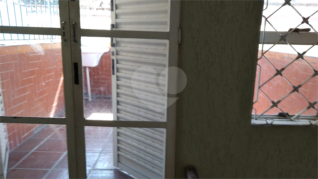 Casa de vila em Santana para locação ou venda.