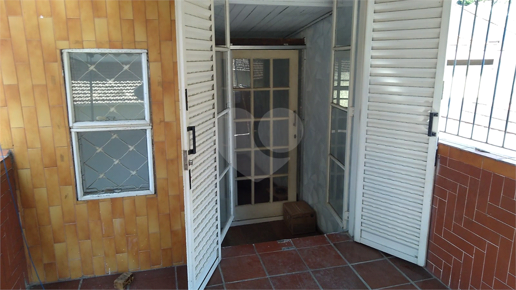 Casa de vila em Santana para locação ou venda.