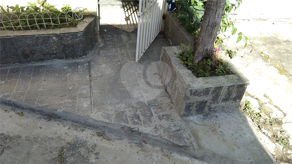 Casa de vila em Santana para locação ou venda.