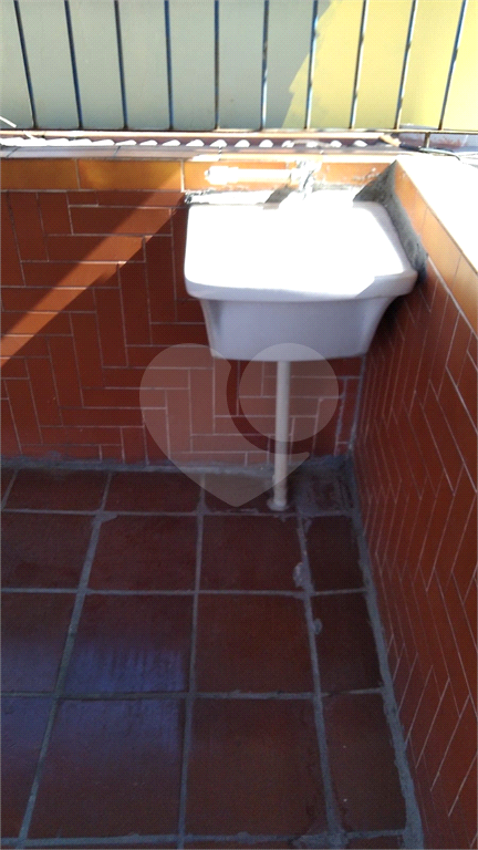 Casa de vila em Santana para locação ou venda.