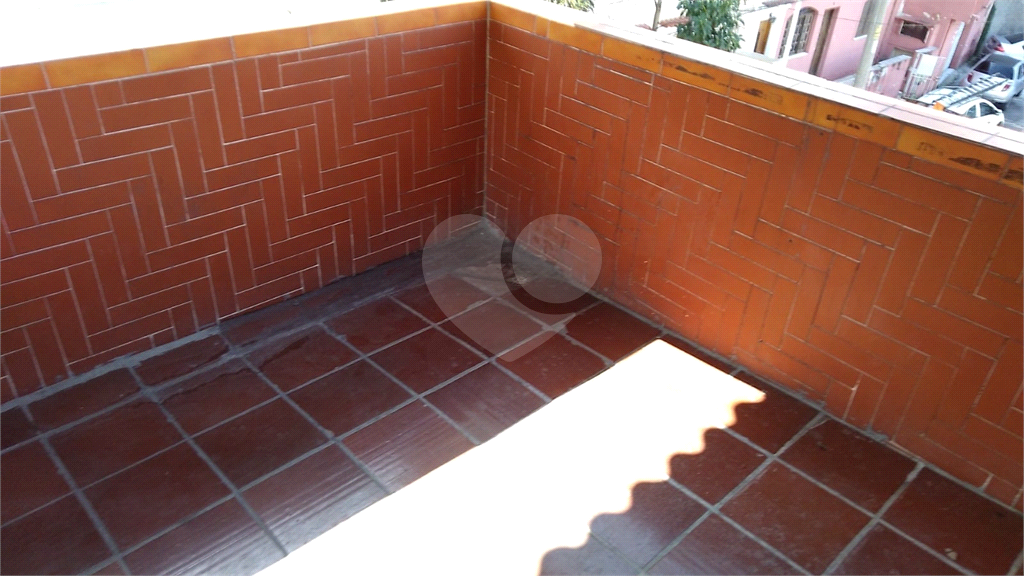 Casa de vila em Santana para locação ou venda.
