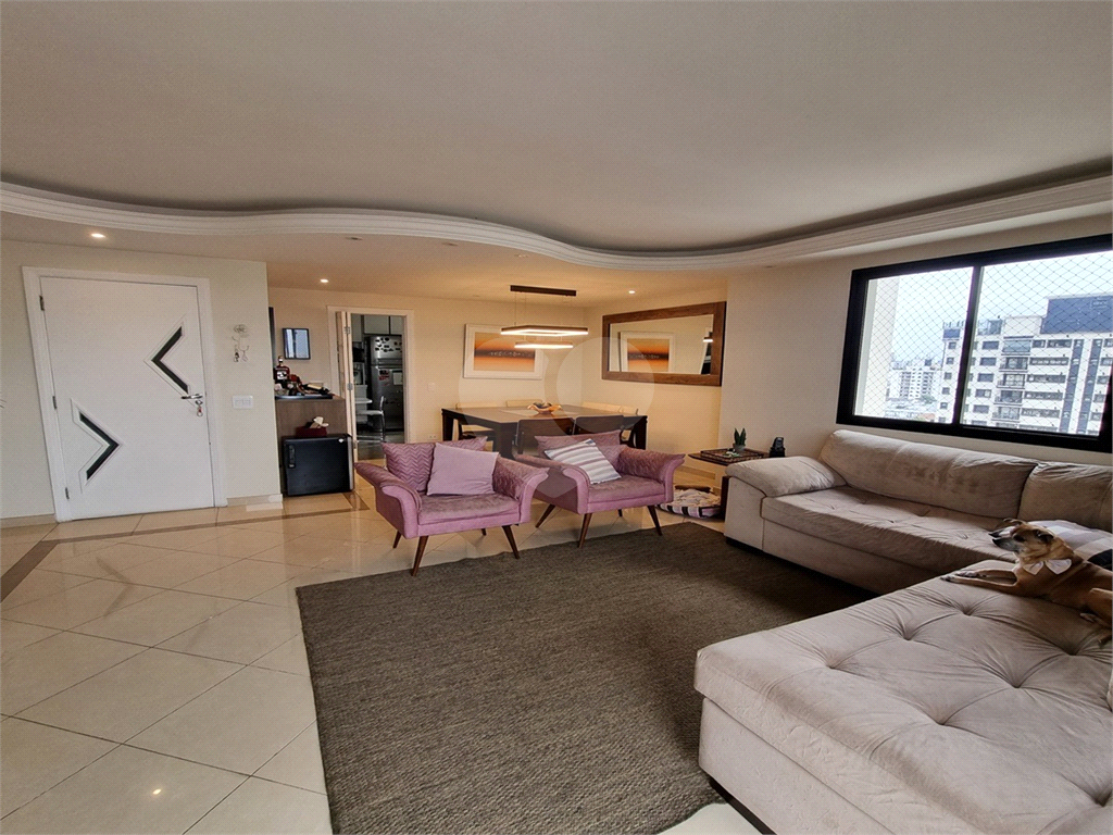 Apartamento para locação ou venda, Santa Teresinha,  143 metros, 4 quartos sendo 1 suíte, 2 vagas e lazer. 