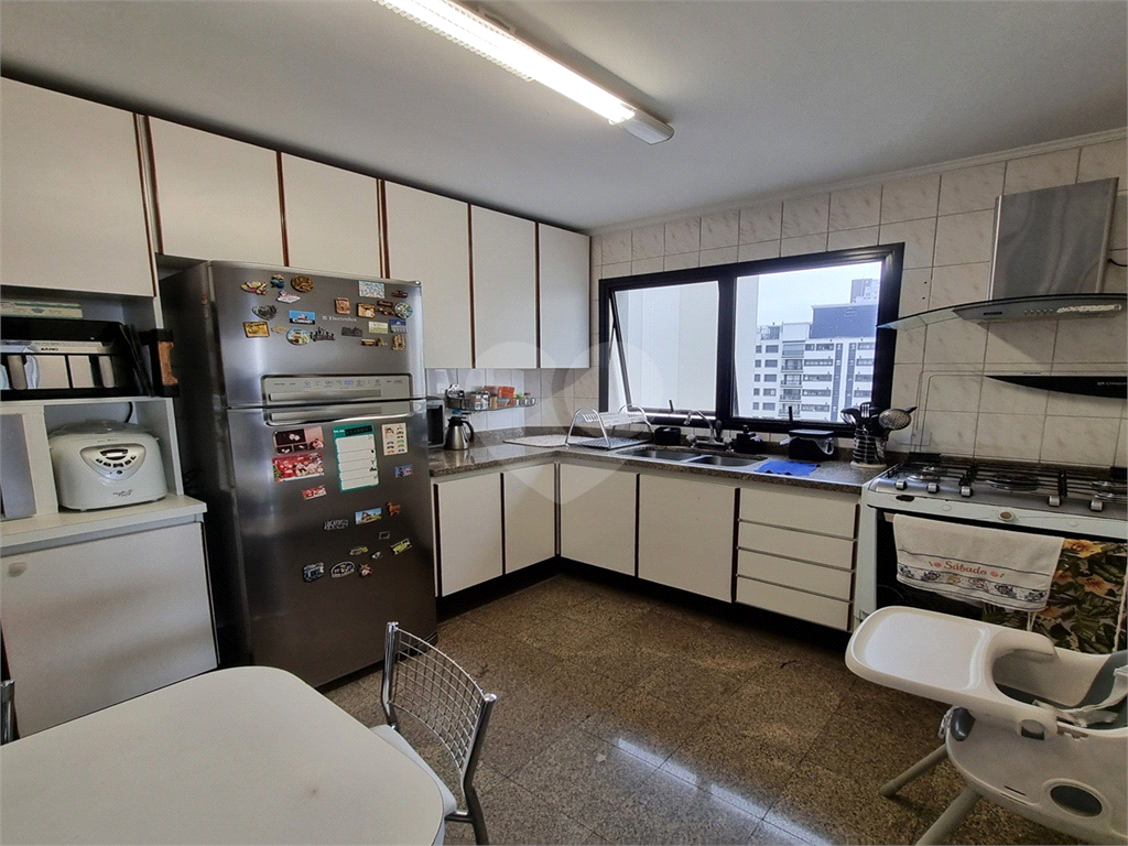 Apartamento para locação ou venda, Santa Teresinha,  143 metros, 4 quartos sendo 1 suíte, 2 vagas e lazer. 