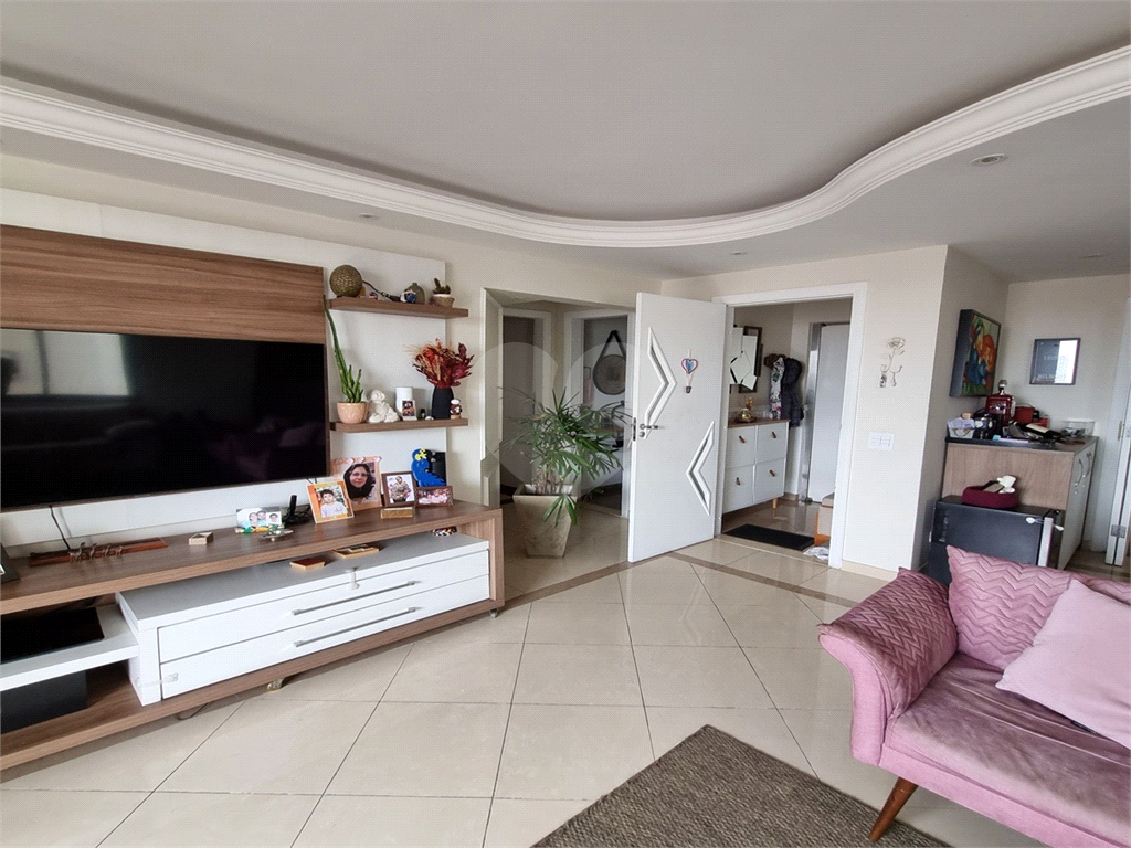 Apartamento para locação ou venda, Santa Teresinha,  143 metros, 4 quartos sendo 1 suíte, 2 vagas e lazer. 