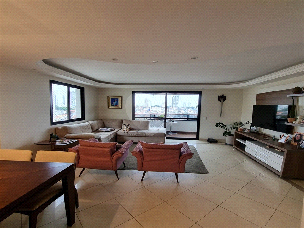 Apartamento para locação ou venda, Santa Teresinha,  143 metros, 4 quartos sendo 1 suíte, 2 vagas e lazer. 