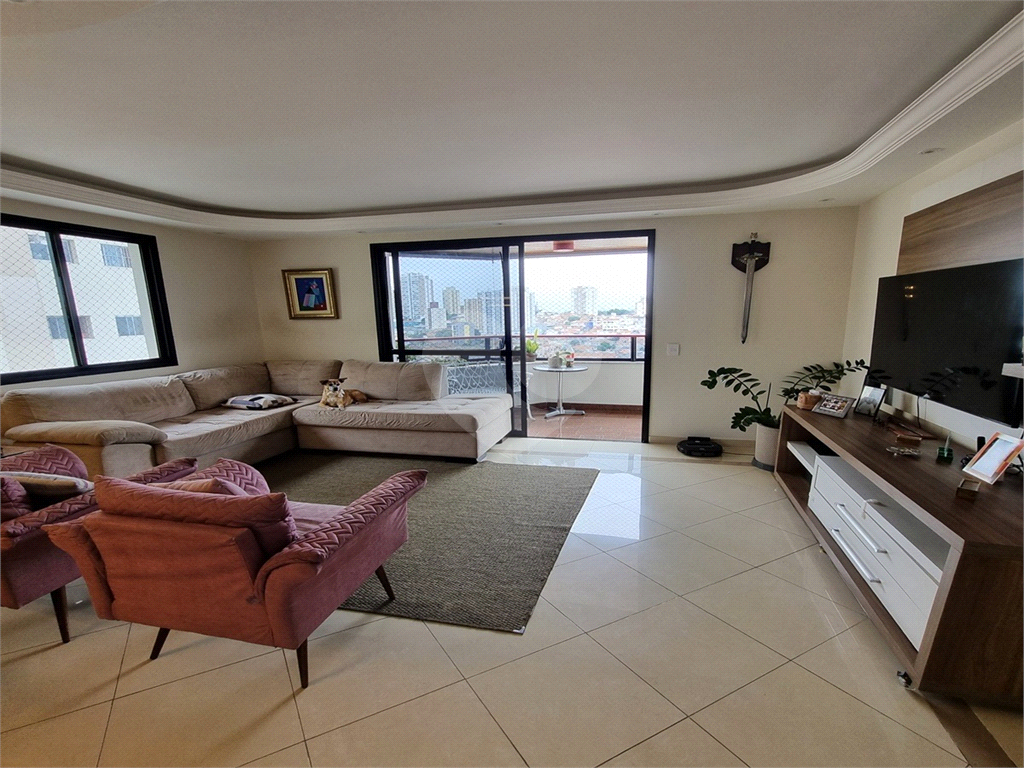 Apartamento para locação ou venda, Santa Teresinha,  143 metros, 4 quartos sendo 1 suíte, 2 vagas e lazer. 