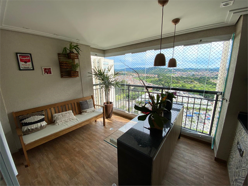 Belíssimo apartamento com suíte e varanda Gourmet em Guarulhos