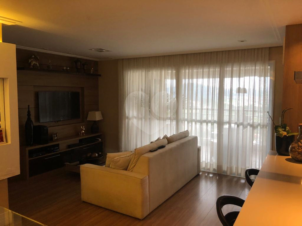 Belíssimo apartamento com suíte e varanda Gourmet em Guarulhos