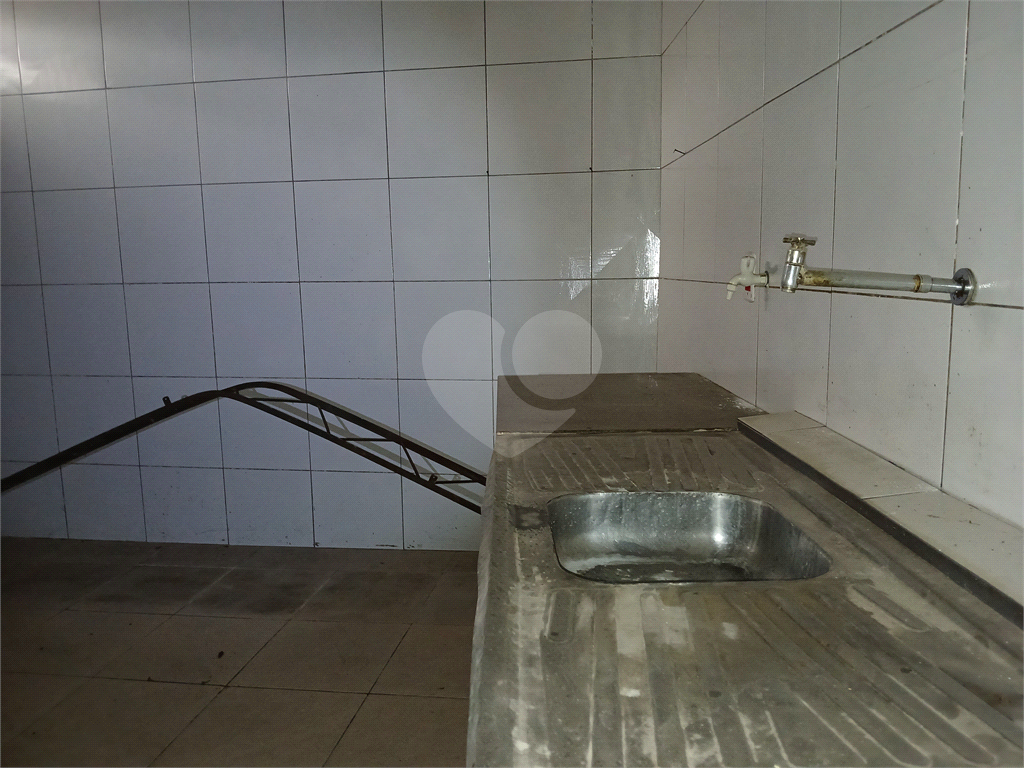 Loja comercial para venda ou locação em rua de grande circulação