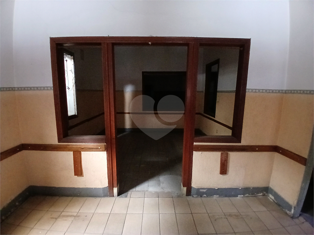 Loja comercial para venda ou locação em rua de grande circulação
