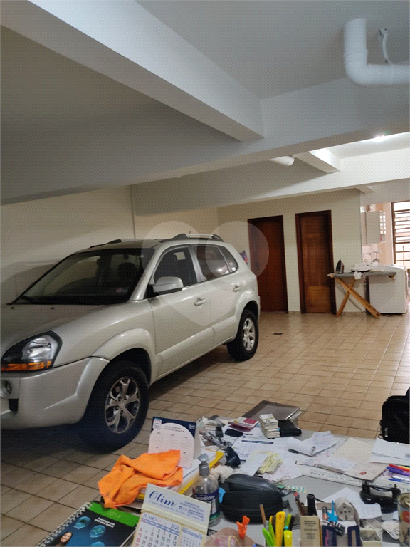 Excelente sobrado, com vaga para até 04 veículos!