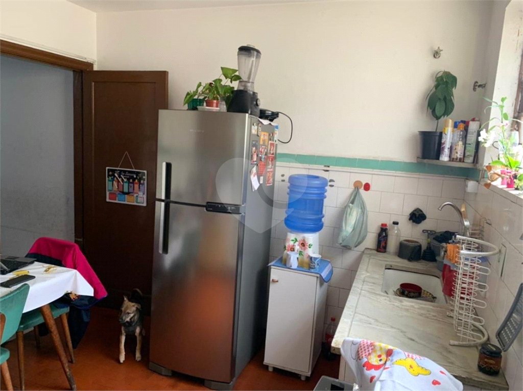Casa antiga, ótima para investidores !!!!