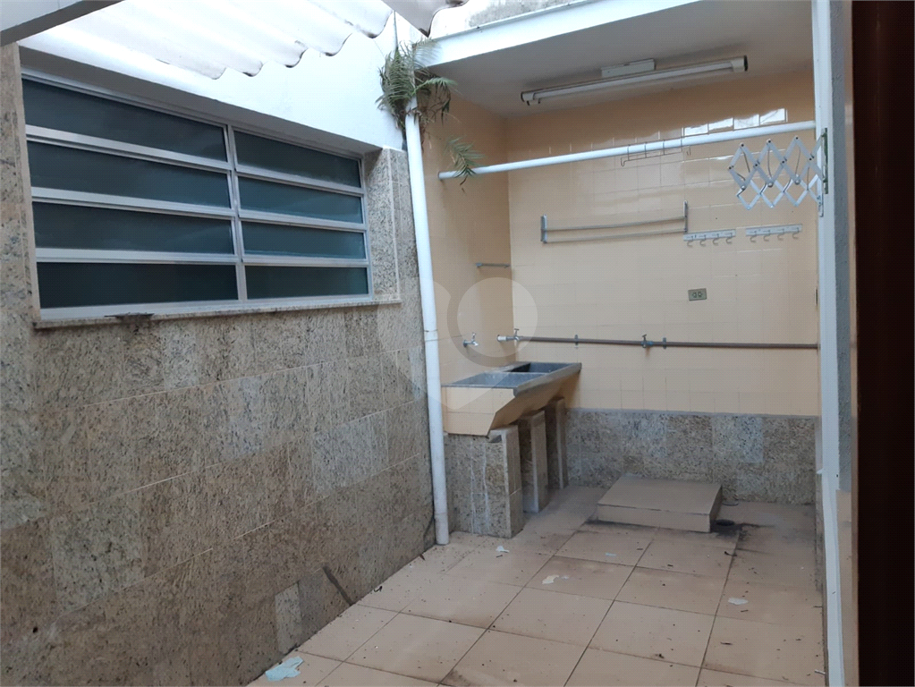 Sobrado à venda com 7 quartos, 300m² - Foto 13