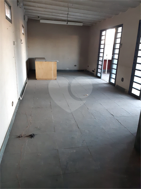 Sobrado à venda com 7 quartos, 300m² - Foto 18