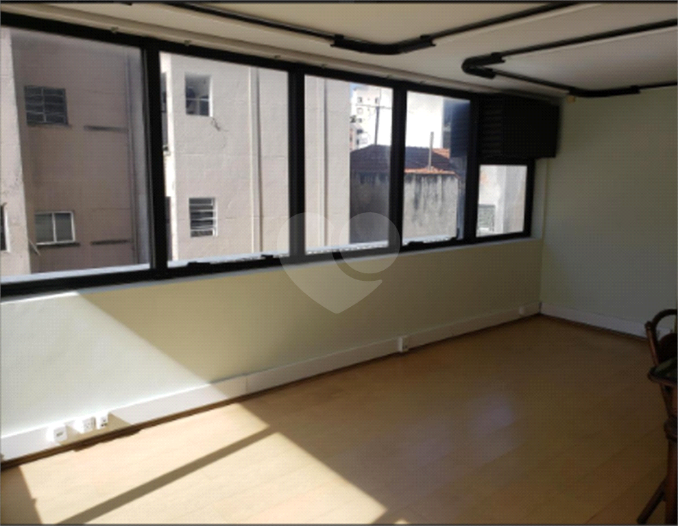 Santa Cecilia Sala Comercial à venda com 1 vaga prédio localizado a 200 metros do Metrô!!