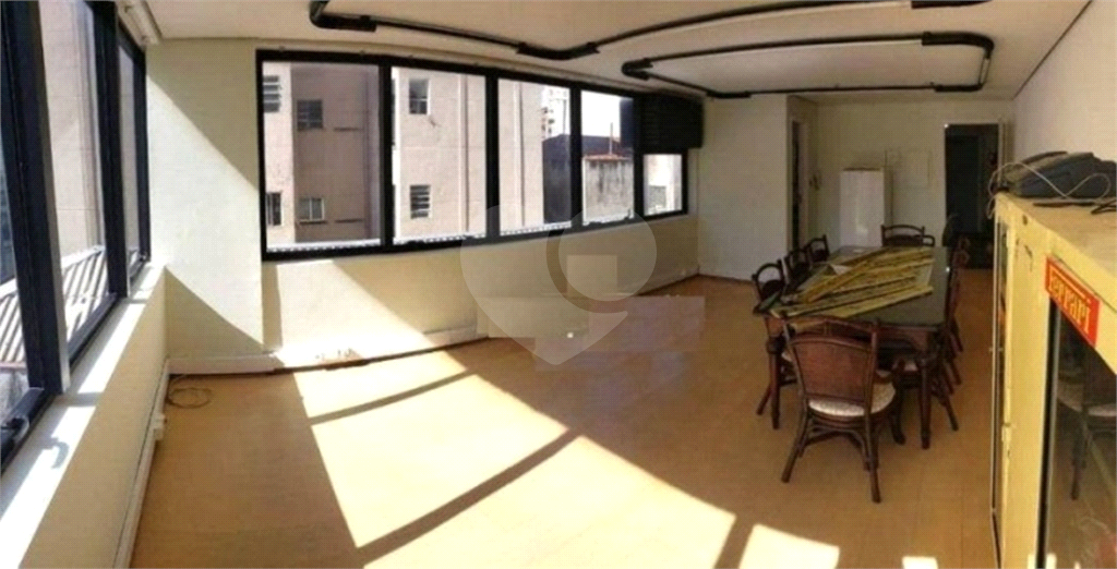 Santa Cecilia Sala Comercial à venda com 1 vaga prédio localizado a 200 metros do Metrô!!