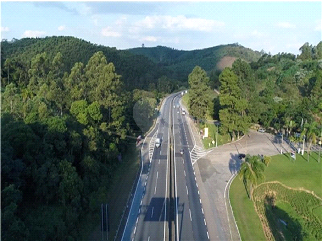 LOTEAMENTO em SERRA DOS LAGOS (JORDANÉSIA)