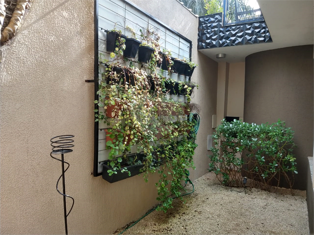 CONDOMÍNIO em JARDIM ÂNGELA