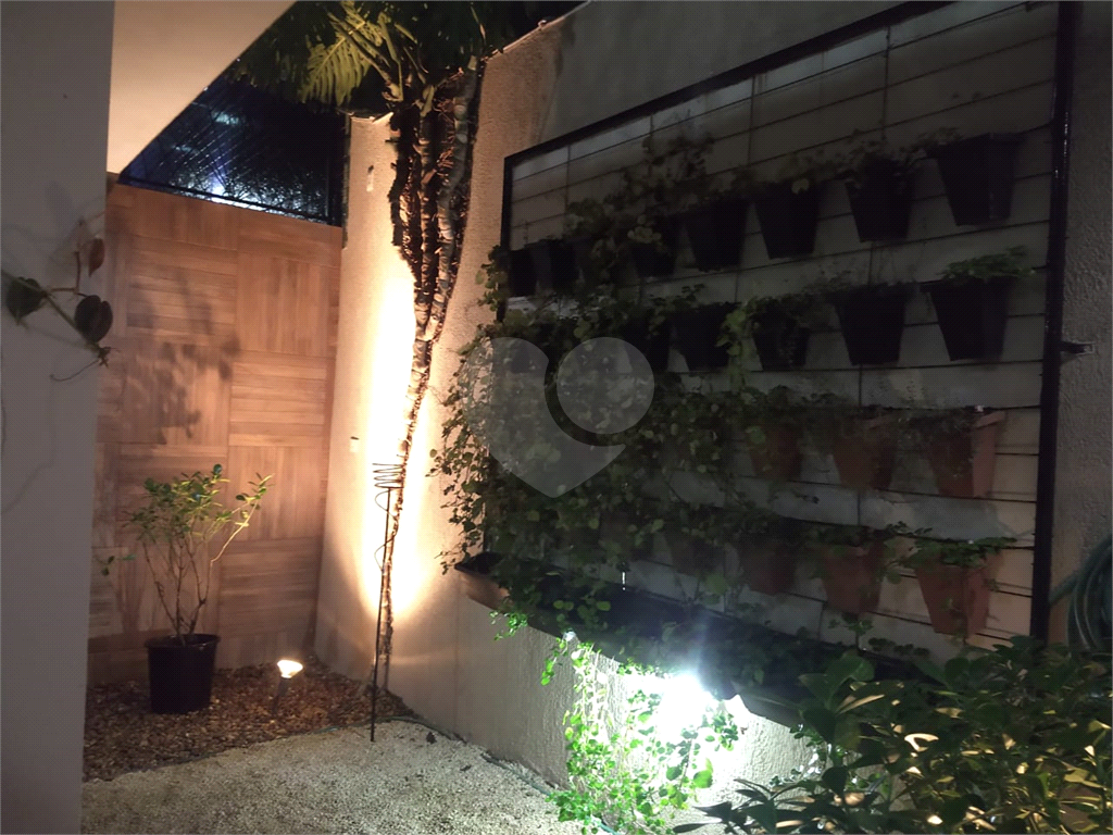 CONDOMÍNIO em JARDIM ÂNGELA