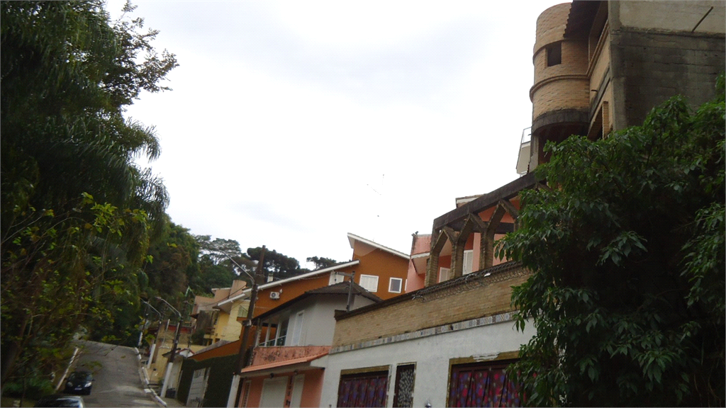 Lindo SOBRADO NOVO -03 SUÍTES - 05 VAGAS - 280m² - ESTILO MEDIEVAL - PARQUE MANDAQUI