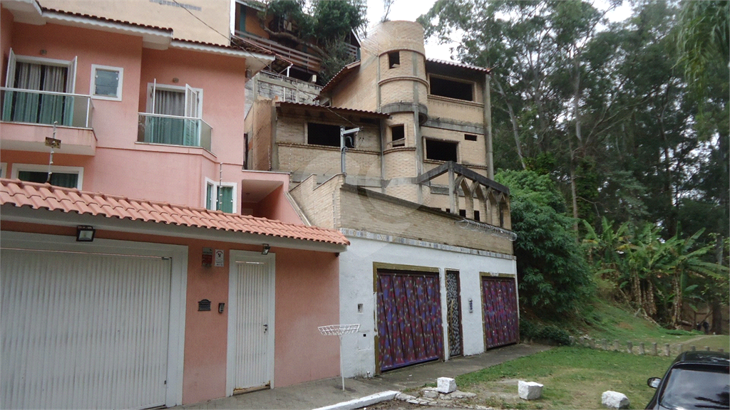 Lindo SOBRADO NOVO -03 SUÍTES - 05 VAGAS - 280m² - ESTILO MEDIEVAL - PARQUE MANDAQUI