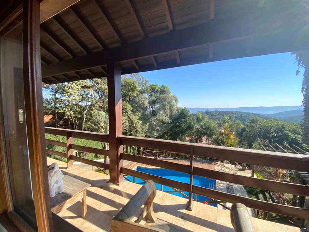 Linda Casa Serra da Cantareira Condomínio Fechado