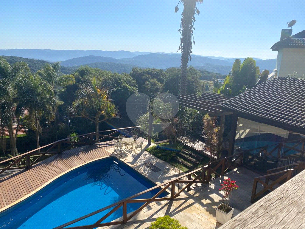Linda Casa Serra da Cantareira Condomínio Fechado
