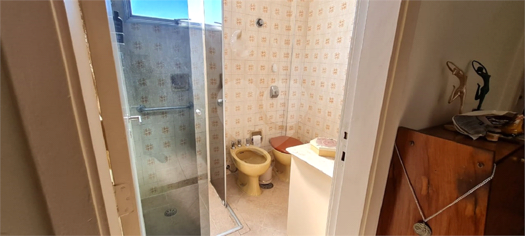 Apto bem iluminado e ventilado contendo 3 dormitórios para venda na Vila Clementino