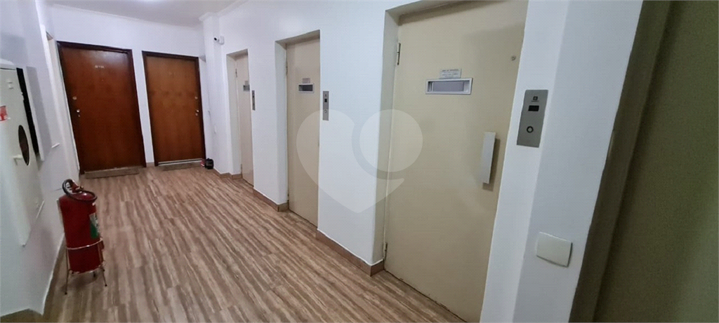 Apto bem iluminado e ventilado contendo 3 dormitórios para venda na Vila Clementino