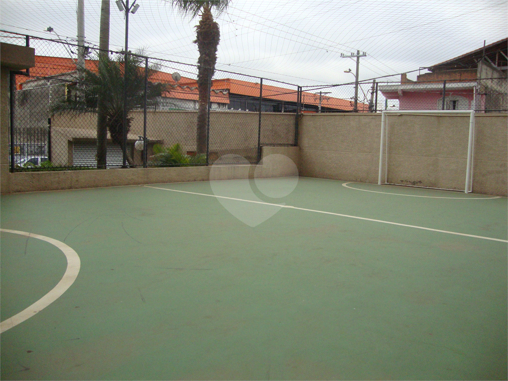 Apartamento no bairro Quitaúna, em Osasco, ótimo local, 3 dormitórios, 1 banheiro. 1 vaga de garagem